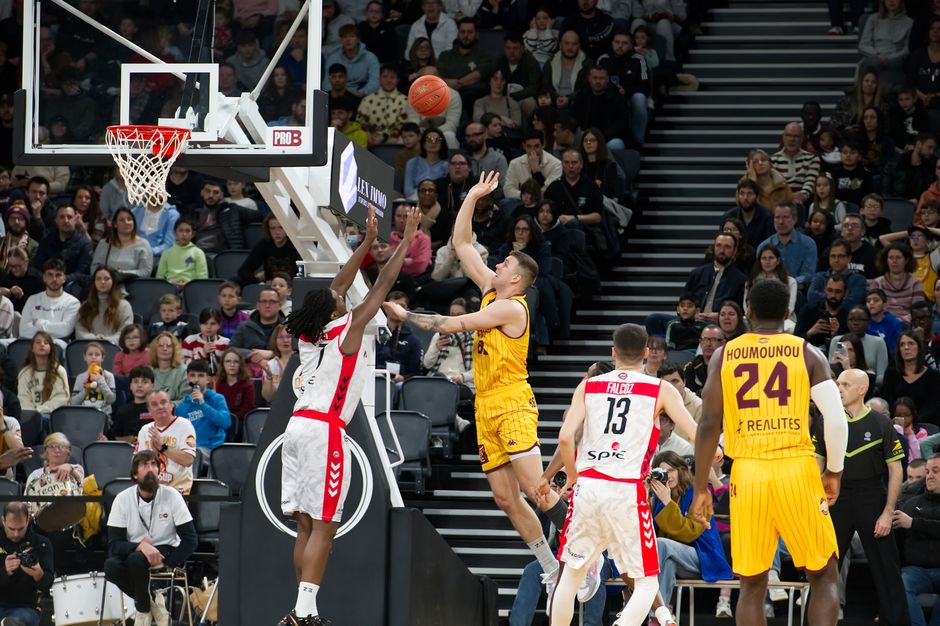 nba 在线直播看了快十年，聊聊2026年最不折腾的看球方式-nba 在线直播